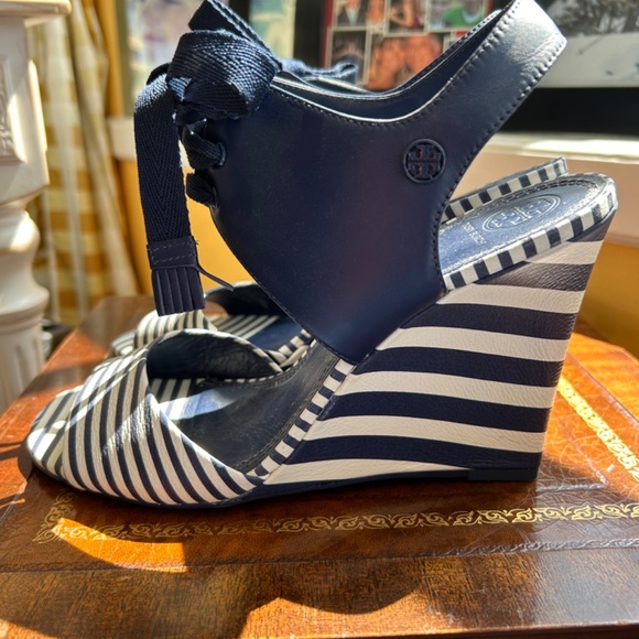 High Heel Slingback Tory Burch Wedge Sandals - Picture 9 of 9